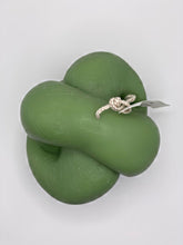 Load image into Gallery viewer, Big Knot Candle